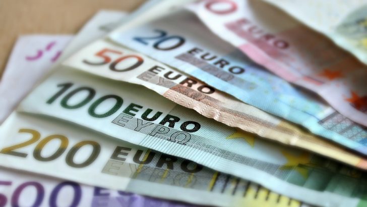 Задигнаха 2500 лв. и 300 евро от магазин в Севлиево