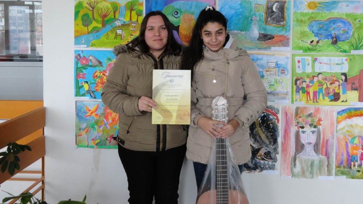 Наши художнички със специални награди от конкурса „Наследници на Дечко Узунов“